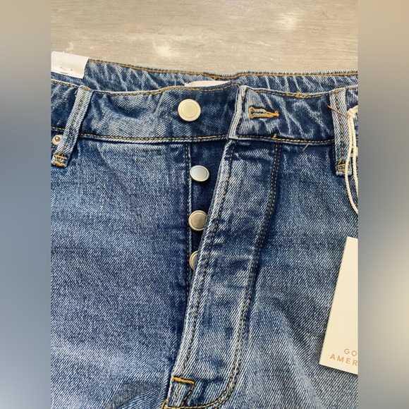 Two Pairs of Good American Denim Shorts NWT - Picture 6 of 12